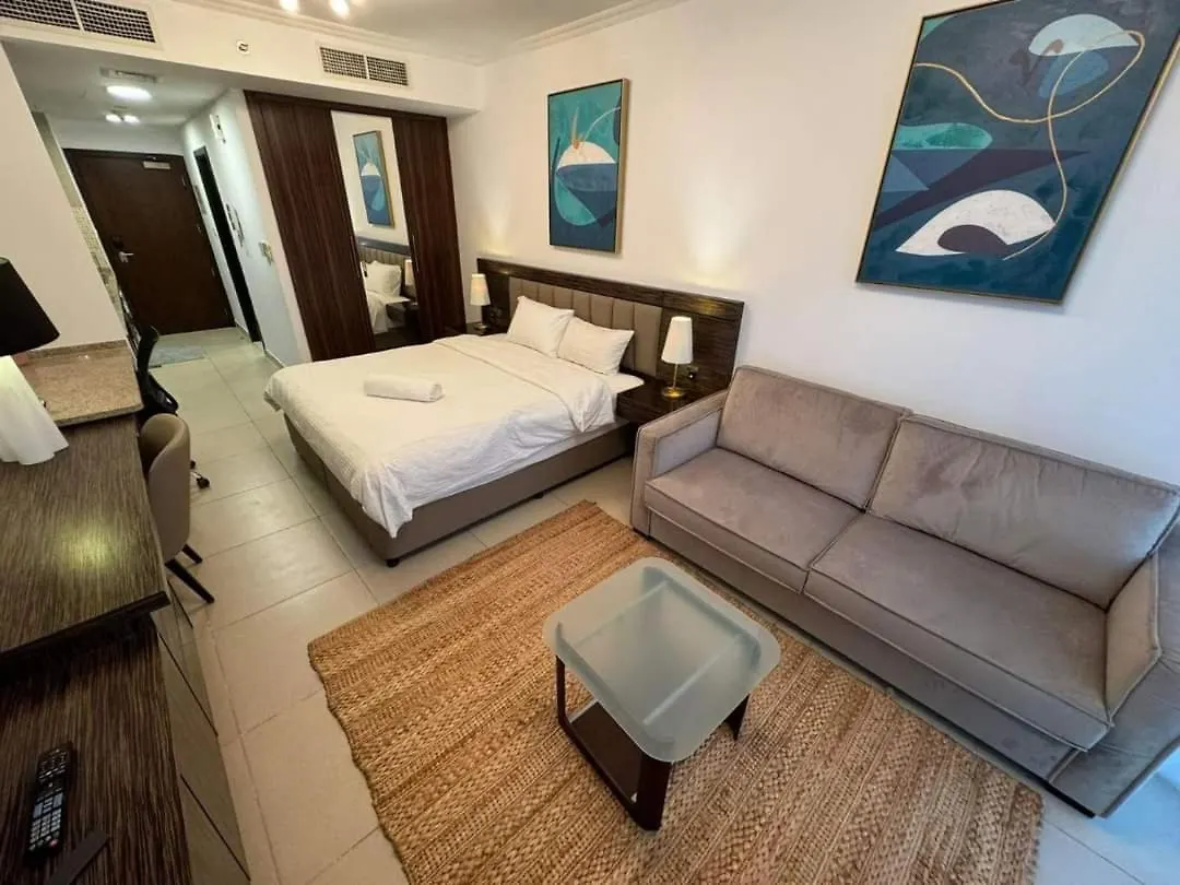 Stunning Apartment - High Floor - Canal View location
