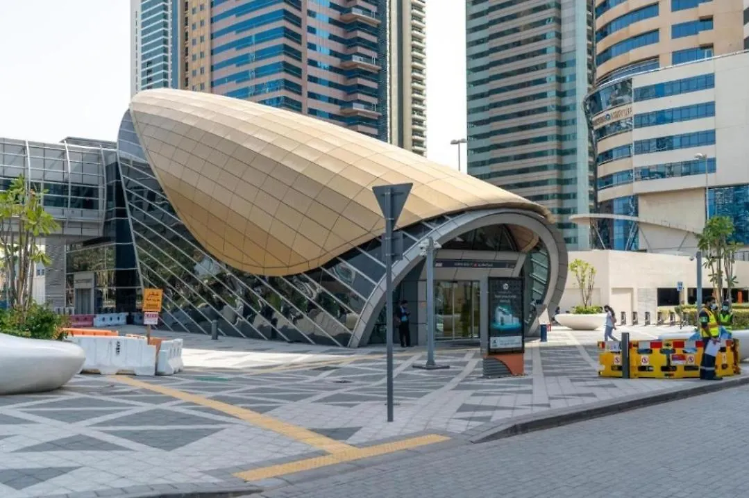 Stunning Apartment - High Floor - Canal View Dubai